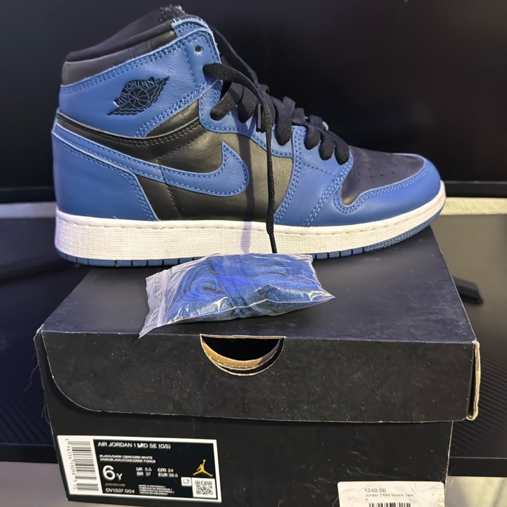 Air Jordans one MDSEG6